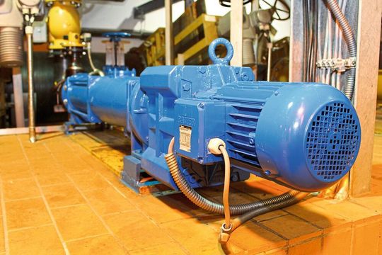 Exzenterschneckenpumpen arbeiten je nach Anforderung mit unterschiedlichen Drehzahlen und Betriebspunkten, was dem weiten Teillast- und Drehzahlbereich des PMSM entspricht. Exzenterschneckenpumpen arbeiten je nach Anforderung mit unterschiedlichen Drehzahlen und Betriebspunkten, was dem weiten Teillast- und Drehzahlbereich des PMSM entspricht.