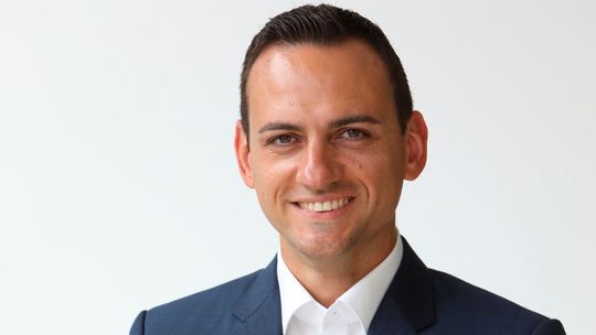 Daniele Moranelli, Santander Consumer Bank, glänzt durch profundes Wissen bei den Themen Finanzierungsdienstleistungen, Kfz-Geschäfte, Motorrad-Händler. Daniele Moranelli, Santander Consumer Bank, glänzt durch profundes Wissen bei den Themen Finanzierungsdienstleistungen, Kfz-Geschäfte, Motorrad-Händler.