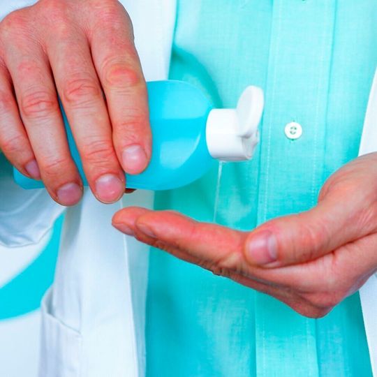 Der Verband der Chemischen Industrie (VCI) zieht eine erfolgreiche Bilanz seiner Plattform „Notfalldesinfektion“. Der Verband der Chemischen Industrie (VCI) zieht eine erfolgreiche Bilanz seiner Plattform „Notfalldesinfektion“.