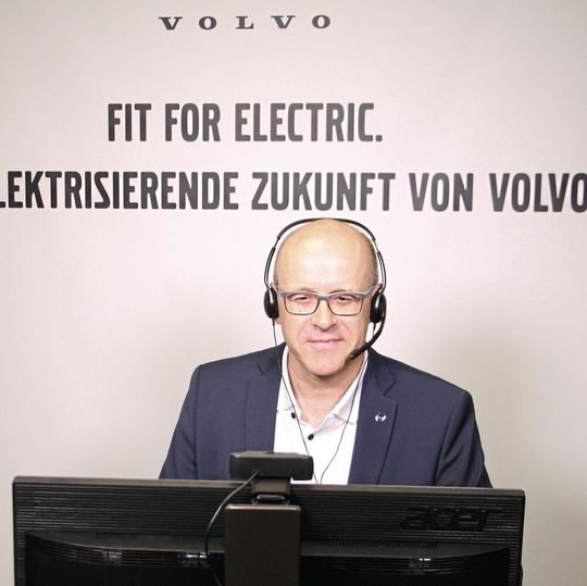Binnen kürzester Zeit hat Volvo Deutschland ein neues Trainingskonzept auf die Beine gestellt. Binnen kürzester Zeit hat Volvo Deutschland ein neues Trainingskonzept auf die Beine gestellt.
