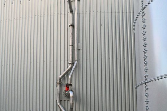 Da mit dem Gasmix alle gängigen Ausgangsmaterialien verarbeitet werden können und sich keine mechanischen Teile im Behälter selber befinden, ist das System prädestiniert zur Umwälzung von Substraten in Fermentern und Nachgärern. Da mit dem Gasmix alle gängigen Ausgangsmaterialien verarbeitet werden können und sich keine mechanischen Teile im Behälter selber befinden, ist das System prädestiniert zur Umwälzung von Substraten in Fermentern und Nachgärern.