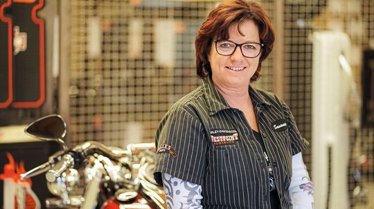 Susanne Scholz kümmert sich an sechs Tagen in der Woche um die strategische Ausrichtung von Westpoint, dessen Personal, die Unternehmensführung, aber auch einfach um das Tagesgeschäft. Susanne Scholz kümmert sich an sechs Tagen in der Woche um die strategische Ausrichtung von Westpoint, dessen Personal, die Unternehmensführung, aber auch einfach um das Tagesgeschäft.