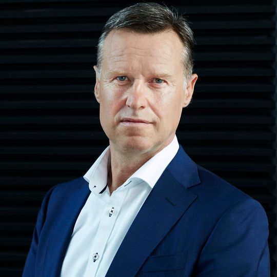 Dirk Köhler wird nach 25 Jahren bei IBM zum neuen COO bei Blue Consult. Dirk Köhler wird nach 25 Jahren bei IBM zum neuen COO bei Blue Consult.