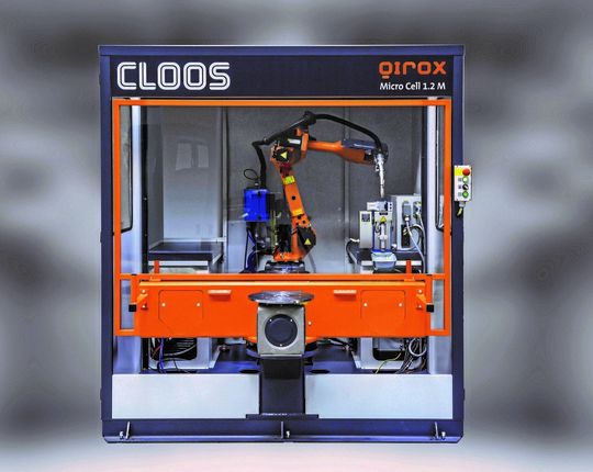 Der leichte Einstieg in das automatische Schweißen kleiner Bauteile soll mit der Qirox Mikrozelle inklusive Roboter von Cloos gelingen. Der Hersteller verspricht, dass es sich um ein ausgewiesenes „Ready to run“-System handelt. Der leichte Einstieg in das automatische Schweißen kleiner Bauteile soll mit der Qirox Mikrozelle inklusive Roboter von Cloos gelingen. Der Hersteller verspricht, dass es sich um ein ausgewiesenes „Ready to run“-System handelt.