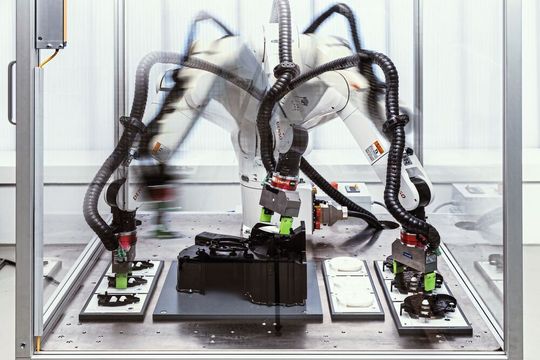Ein höherer Automatisierungsgrad hilft, Produktionen in Hochlohnländern wie Deutschland zu halten. Ein höherer Automatisierungsgrad hilft, Produktionen in Hochlohnländern wie Deutschland zu halten.
