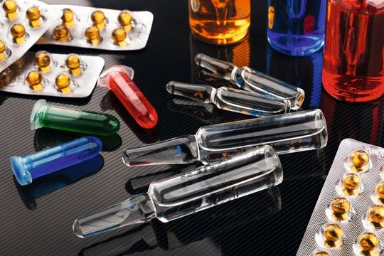 Für Primärverpackungen sind Integritätstests vorgeschrieben. Die Validierung einer Methode soll keine reine Gerätequalifizierung sein, sondern die jeweilige Packmittel/Produkt-Kombination soll mit überprüft werden. Für Primärverpackungen sind Integritätstests vorgeschrieben. Die Validierung einer Methode soll keine reine Gerätequalifizierung sein, sondern die jeweilige Packmittel/Produkt-Kombination soll mit überprüft werden.