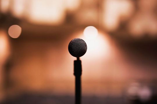 Vorhang auf: Die (digitale) Bühne gehörte beim TIK DIGITAL 2020 den Keynote-Speakern, Wissenschaftlern und Experten aus der B2B-Praxis. Vorhang auf: Die (digitale) Bühne gehörte beim TIK DIGITAL 2020 den Keynote-Speakern, Wissenschaftlern und Experten aus der B2B-Praxis.