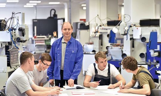 Die Bundesregierung will KMU während der Coronakrise bei der Ausbildung finanziell unterstützen. Die Bundesregierung will KMU während der Coronakrise bei der Ausbildung finanziell unterstützen.
