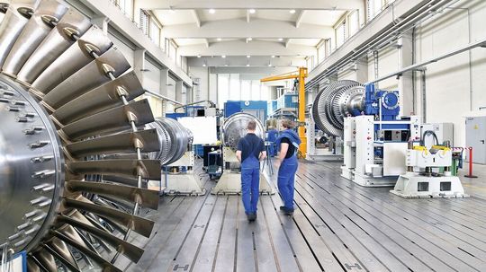 Laut Berechnungen des Ifo-Instituts befand sich im Juni jeder dritte Beschäftigte in der Industrie in Kurzarbeit. Laut Berechnungen des Ifo-Instituts befand sich im Juni jeder dritte Beschäftigte in der Industrie in Kurzarbeit.