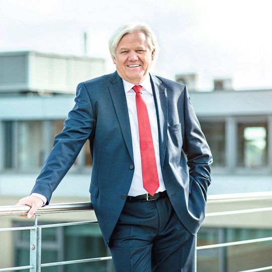 Hans Beckhoff, propriétaire gérant de Beckhoff Automation GmbH & Co. KG Hans Beckhoff, propriétaire gérant de Beckhoff Automation GmbH & Co. KG