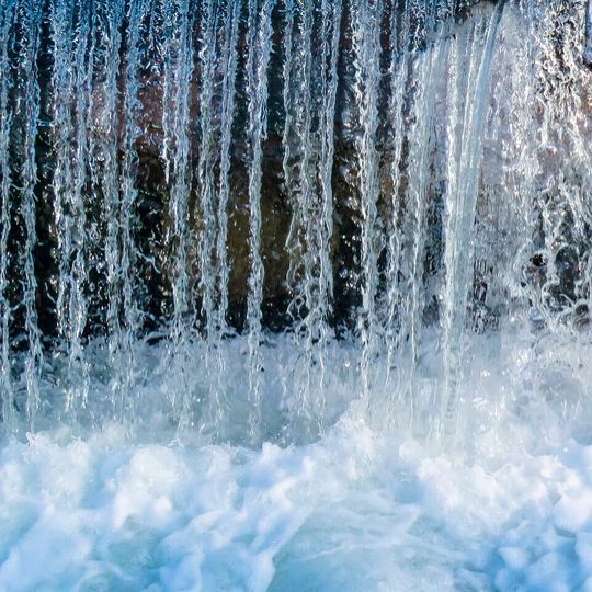 2,2 Milliarden Menschen haben noch immer keinen Zugang zu sauberem Trinkwasser. 2,2 Milliarden Menschen haben noch immer keinen Zugang zu sauberem Trinkwasser.