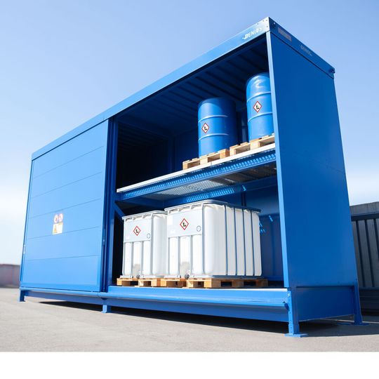 Ab August startet Denios die Produktion seines weiterentwickelten Gefahrstofflagers SC. Ab August startet Denios die Produktion seines weiterentwickelten Gefahrstofflagers SC.