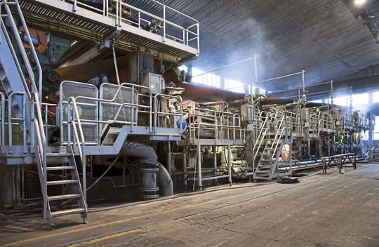 Im Trockenbereich von Papiermaschinen herrschen konstant hohe Temperaturen. Das führt zu hoher Beanspruchung der Wälzlager von Walzen und Zylindern. Im Trockenbereich von Papiermaschinen herrschen konstant hohe Temperaturen. Das führt zu hoher Beanspruchung der Wälzlager von Walzen und Zylindern.