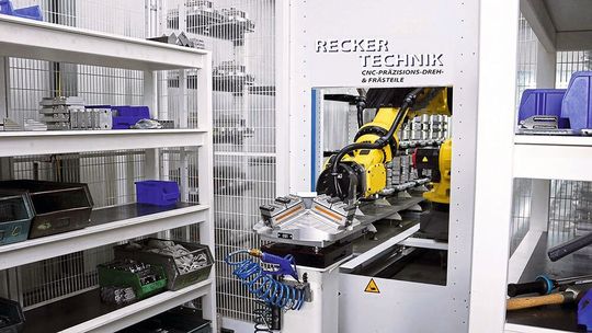 Um die Daten für die Fertigung zentral zu halten, setzt Recker Technik auf die Kombination von CAD/CAM-Software und Fertigungsdatenmanagement. Um die Daten für die Fertigung zentral zu halten, setzt Recker Technik auf die Kombination von CAD/CAM-Software und Fertigungsdatenmanagement.