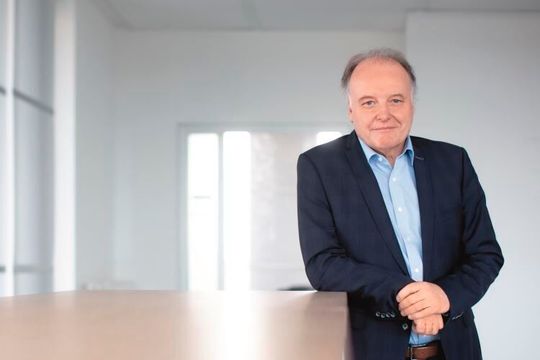 „Die Stimmungsindikatoren für Juni lassen hoffen, dass wir die Talsohle nun aber durchschritten haben könnten“, sagt Dr. Gunther Kegel, designierter ZVEI-Präsident, anlässlich der Hannover Messe Digital Days. „Die Stimmungsindikatoren für Juni lassen hoffen, dass wir die Talsohle nun aber durchschritten haben könnten“, sagt Dr. Gunther Kegel, designierter ZVEI-Präsident, anlässlich der Hannover Messe Digital Days.