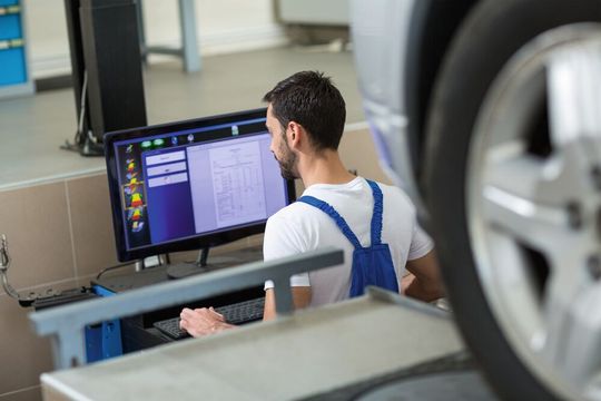 An diversen Geräten und Fällen benötigen Kfz-Betriebe Kunden- und Fahrzeugdaten. Das Asanetwork verbindet diese und erspart den Anwendern die mehrfache Eingabe dieser Daten. Das spart Zeit und somit Kosten. An diversen Geräten und Fällen benötigen Kfz-Betriebe Kunden- und Fahrzeugdaten. Das Asanetwork verbindet diese und erspart den Anwendern die mehrfache Eingabe dieser Daten. Das spart Zeit und somit Kosten.