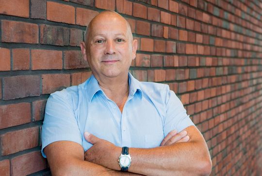 Stephan Unsers Expertise liegt im Vertrieb und Marketing. Stephan Unsers Expertise liegt im Vertrieb und Marketing.