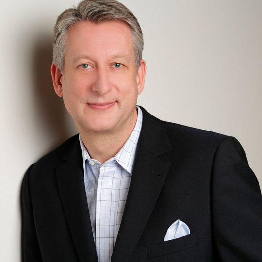 Norman Rohde ist Country Manager und Vice President bei Efecte. Norman Rohde ist Country Manager und Vice President bei Efecte.