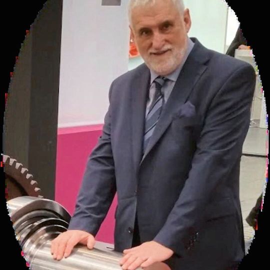 Hans-Erich-Maul hat mit seinem Fachwissen und seine Kreativität für sein Unternehmen, die Maul Konstruktionen GmbH, stets innovative Lösungen für Anwendungen in der Getriebetechnik gefunden. Er ist am 15.7.2020. im Alter von 71 Jahren verstorben. Hans-Erich-Maul hat mit seinem Fachwissen und seine Kreativität für sein Unternehmen, die Maul Konstruktionen GmbH, stets innovative Lösungen für Anwendungen in der Getriebetechnik gefunden. Er ist am 15.7.2020. im Alter von 71 Jahren verstorben.