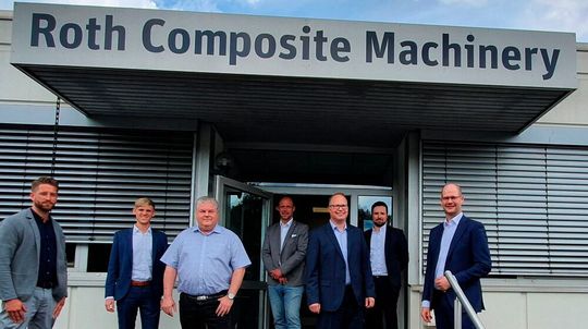 Das AZL beim ersten Treffen im Hause Roth. Von links: Christoph Briel (Roth), Martin Rieger (AZL), Martin Grosskreutz (Roth), Ralf Möller (Roth), Dr. Andreas Reimann (Roth), Markus Breiing (AZL), Dr. Michael Emonts (AZL). Das AZL beim ersten Treffen im Hause Roth. Von links: Christoph Briel (Roth), Martin Rieger (AZL), Martin Grosskreutz (Roth), Ralf Möller (Roth), Dr. Andreas Reimann (Roth), Markus Breiing (AZL), Dr. Michael Emonts (AZL).