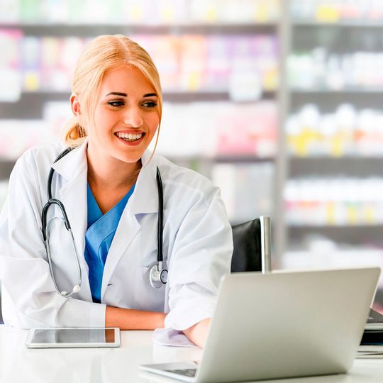 Künftig können Apotheker die elektronischen Heilberufsausweise (eHBA) von medisign verwenden Künftig können Apotheker die elektronischen Heilberufsausweise (eHBA) von medisign verwenden