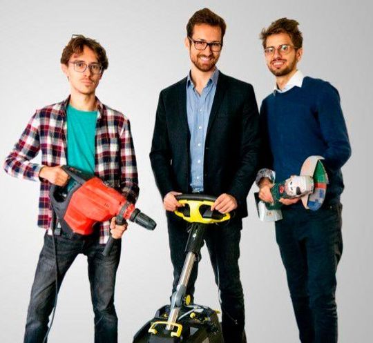 Die Toolsense-Gründer Rostyslav Yavorskyi, CTO, Alexander Manafi, CEO, und Benjamin Petterle, CPO, (v. l.) können sich über ein Millioneninvestment freuen. Die Toolsense-Gründer Rostyslav Yavorskyi, CTO, Alexander Manafi, CEO, und Benjamin Petterle, CPO, (v. l.) können sich über ein Millioneninvestment freuen.