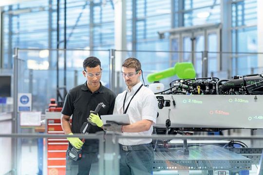 Durch die intelligente Nutzung von Daten lassen sich unter anderem Kosten sparen, aber auch komplett neue Geschäftsmodelle entwickeln. Durch die intelligente Nutzung von Daten lassen sich unter anderem Kosten sparen, aber auch komplett neue Geschäftsmodelle entwickeln.