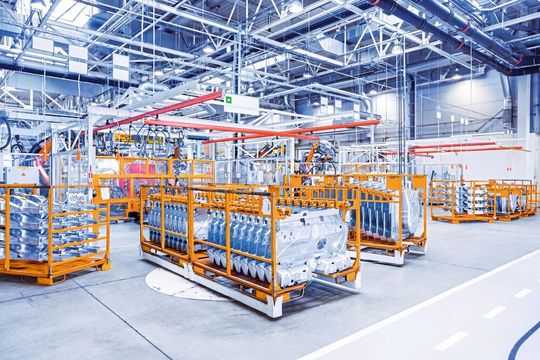 Eine vorausschauende Lagerhaltung konnte in der Krise darüber entscheiden, ob es zu Produktionsausfällen kommt oder nicht. Eine vorausschauende Lagerhaltung konnte in der Krise darüber entscheiden, ob es zu Produktionsausfällen kommt oder nicht.