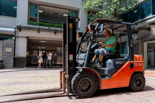 Zur vereinfachten Installation des fahrzeuginternen „VIA-Mobile360-AI-Sicherheits-Kits“ steht ein Kalibrierungstool zur Verfügung. Zur vereinfachten Installation des fahrzeuginternen „VIA-Mobile360-AI-Sicherheits-Kits“ steht ein Kalibrierungstool zur Verfügung.