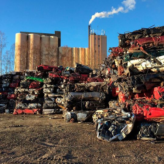 Thermoset polymers, found in car parts and electrical appliances, cannot be easily recycled. Thermoset polymers, found in car parts and electrical appliances, cannot be easily recycled.