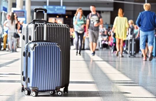 Immer mehr Menschen werden laut Robert-Koch-Institut nach ihrem Urlaub positiv auf Corona gestestet. Immer mehr Menschen werden laut Robert-Koch-Institut nach ihrem Urlaub positiv auf Corona gestestet.