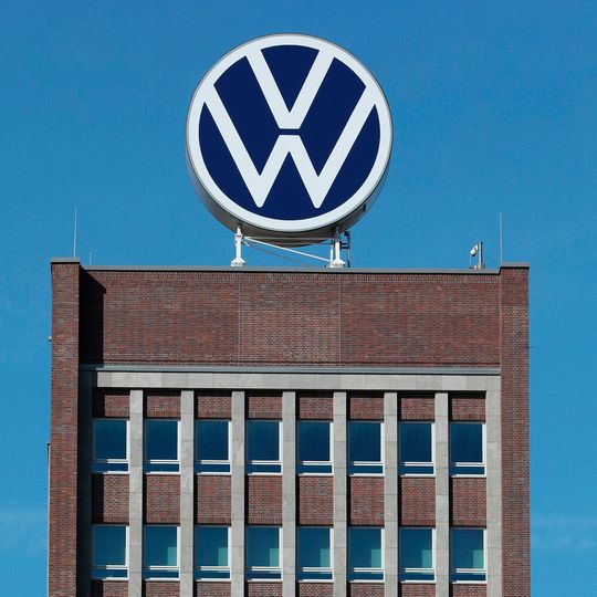 Der Absatz des Volkswagen-Konzerns ist im ersten Halbjahr um mehr als ein Viertel geschrumpft. Der Absatz des Volkswagen-Konzerns ist im ersten Halbjahr um mehr als ein Viertel geschrumpft.