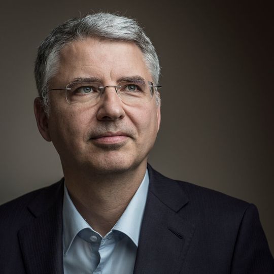 Severin Schwan, CEO von Roche: „Die Coronavirus-Pandemie stellt weiterhin eine enorme weltweite Herausforderung dar.“ Severin Schwan, CEO von Roche: „Die Coronavirus-Pandemie stellt weiterhin eine enorme weltweite Herausforderung dar.“