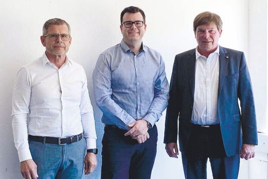 De gauche à droite : HP. Kindler, CEO de Parkem, M. Meier, COO de Parkem et W. Kapp, VP de Keba De gauche à droite : HP. Kindler, CEO de Parkem, M. Meier, COO de Parkem et W. Kapp, VP de Keba