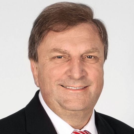Johann Weber, CEO Zollner: „In meinem Berufsleben habe ich die Erfahrung gemacht, dass auf jeden Geschäftseinbruch auch wieder eine Erholung folgt.“ Johann Weber, CEO Zollner: „In meinem Berufsleben habe ich die Erfahrung gemacht, dass auf jeden Geschäftseinbruch auch wieder eine Erholung folgt.“