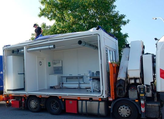 Das mobile Covid-19-Test-Labor von Waldner ist innerhalb eines Tages einsatzbereit. Das mobile Covid-19-Test-Labor von Waldner ist innerhalb eines Tages einsatzbereit.