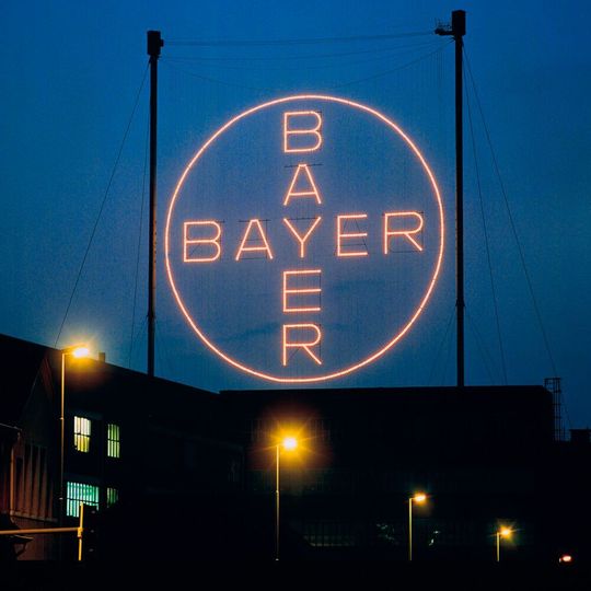 Die Trennung vom Animal-Health-Geschäft stellt die größte Transaktion in einer Reihe von Umstrukturierungsmaßnahmen von Bayer dar. Die Trennung vom Animal-Health-Geschäft stellt die größte Transaktion in einer Reihe von Umstrukturierungsmaßnahmen von Bayer dar.