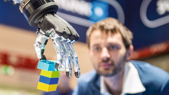 Das Thema “Next Generation Workforce - Upskilling for Robotics" wird von Experten auf dem IFR Executive Round Table am 9. Dezember 2020 auf der Münchner Messe automatica (smarte Automation und Robotik) diskutiert. Das Thema “Next Generation Workforce - Upskilling for Robotics" wird von Experten auf dem IFR Executive Round Table am 9. Dezember 2020 auf der Münchner Messe automatica (smarte Automation und Robotik) diskutiert.
