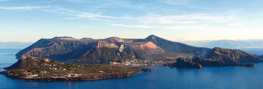 Forscher haben aus dem Bakterium Thermotoga maritima das vielleicht älteste Enzym der Zellatmung isoliert. Das Bakterium wurde erstmals im Meeressediment in der Nähe der Insel Isola di Vulcano bei Sizilien entdeckt. Forscher haben aus dem Bakterium Thermotoga maritima das vielleicht älteste Enzym der Zellatmung isoliert. Das Bakterium wurde erstmals im Meeressediment in der Nähe der Insel Isola di Vulcano bei Sizilien entdeckt.
