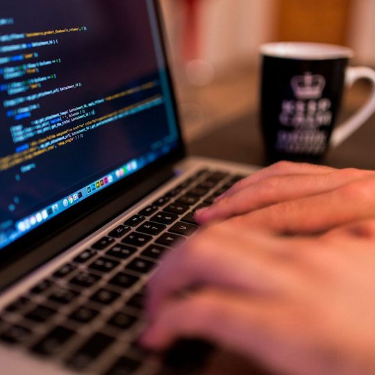 Mit Hilfe des Cmdlets „Resize-Partition“ können Partitionen vergrößert und verkleinert werden. Mit Hilfe des Cmdlets „Resize-Partition“ können Partitionen vergrößert und verkleinert werden.