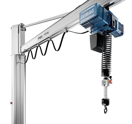 Präzision trifft Ergonomie: Der neue DCBS-Kettenzug von Demag ermöglicht dank integrierter Balancer-Funktion eine intuitive Lastführung – einfach und wirtschaftlich. Präzision trifft Ergonomie: Der neue DCBS-Kettenzug von Demag ermöglicht dank integrierter Balancer-Funktion eine intuitive Lastführung – einfach und wirtschaftlich.