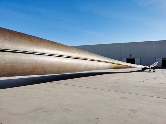 Weltrekord! Covestro, Goldwin und LZ Blades haben zusammen das erste 64,2 m lange Rotorblatt mit Polyurethan-Matrix für die Windkraft entwickelt und gebaut. Das läute eine neue Ära ein... Weltrekord! Covestro, Goldwin und LZ Blades haben zusammen das erste 64,2 m lange Rotorblatt mit Polyurethan-Matrix für die Windkraft entwickelt und gebaut. Das läute eine neue Ära ein...