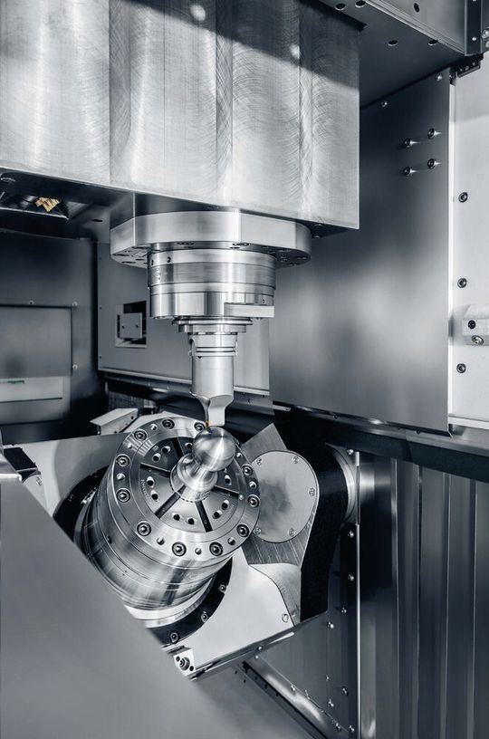 Höchste Präzision bei schweren Lasten: Das Galaxie-Antriebssystem von Wittenstein schafft die Grundvoraussetzungen für die Umsetzung einer First-part-good-part-Strategie, bei der gleich das erste Werkstück jeder neuen Serie maßhaltig ist.