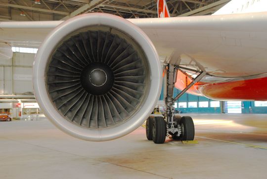 Bauteilqualität hoch, Werkzeugkosten runter: entscheidende Faktoren für Flugzeugbauer und Zulieferer. Bauteilqualität hoch, Werkzeugkosten runter: entscheidende Faktoren für Flugzeugbauer und Zulieferer.