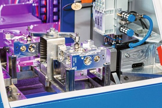 High pressure deburring can be performed using the standard single spindle or an optional HP turret accommodating up to five different tools. High pressure deburring can be performed using the standard single spindle or an optional HP turret accommodating up to five different tools.