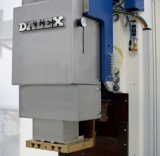 Schweißen mit innovativem Move: Dalex hat einen elektropneumatischen Schweißantrieb entwickelt, der nicht nur schnell und dynamisch ist... Schweißen mit innovativem Move: Dalex hat einen elektropneumatischen Schweißantrieb entwickelt, der nicht nur schnell und dynamisch ist...