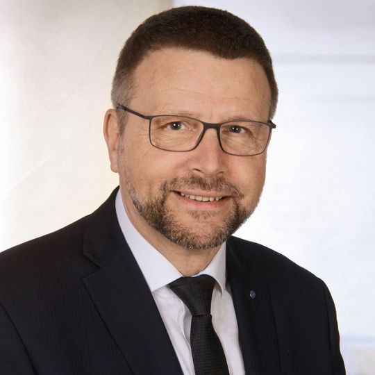 Professor Detlev Müller: Gründer und geschäftsführender Gesellschafter der IMM electronics Professor Detlev Müller: Gründer und geschäftsführender Gesellschafter der IMM electronics