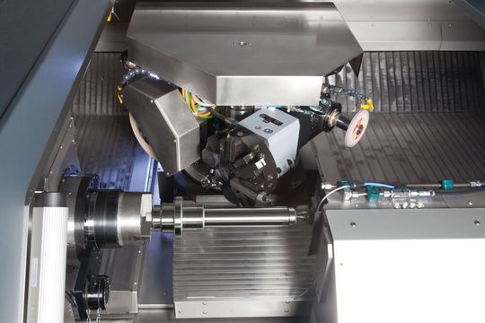Multitalent: Mikroturngrind 1000 heißt ein neues Maschinengeschöpf von Hembrug Machine Tools aus der Danobat-Gruppe. Hartdrehen und Feinschleifen in einer Anlage sind damit möglich. Multitalent: Mikroturngrind 1000 heißt ein neues Maschinengeschöpf von Hembrug Machine Tools aus der Danobat-Gruppe. Hartdrehen und Feinschleifen in einer Anlage sind damit möglich.