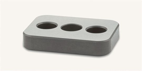 Wear-/ shim plate with bore for recoil pin Wear-/ shim plate with bore for recoil pin