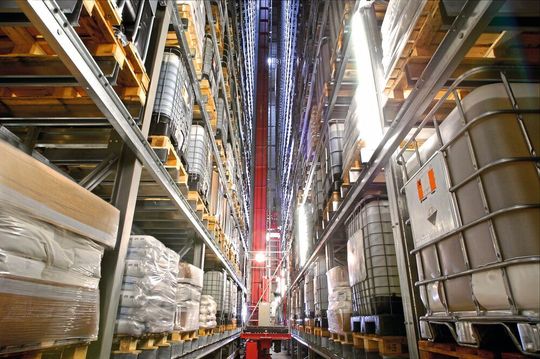 Bei Brenntag ist die Erweiterung der Lagerverwaltung mit SAP EWM der erste wichtige Schritt in Richtung Digitalisierung mit SAP. Bei Brenntag ist die Erweiterung der Lagerverwaltung mit SAP EWM der erste wichtige Schritt in Richtung Digitalisierung mit SAP.